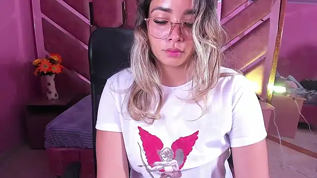 Olivia Fox69 online show from April 10, 3:01 am