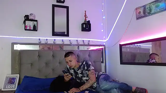 parejacaliente20154 online show from February 20, 12:04 pm