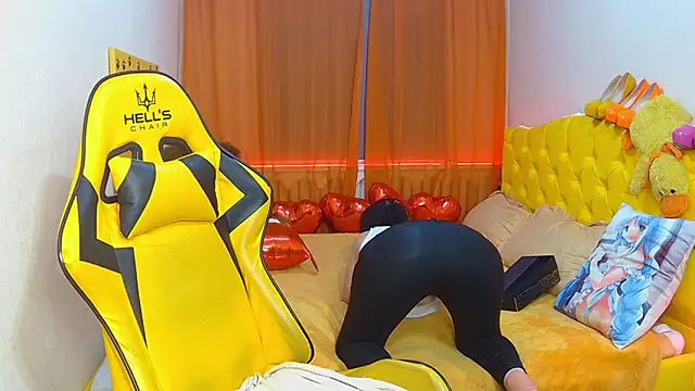 SandraHormas online show from February 19, 1:39 pm