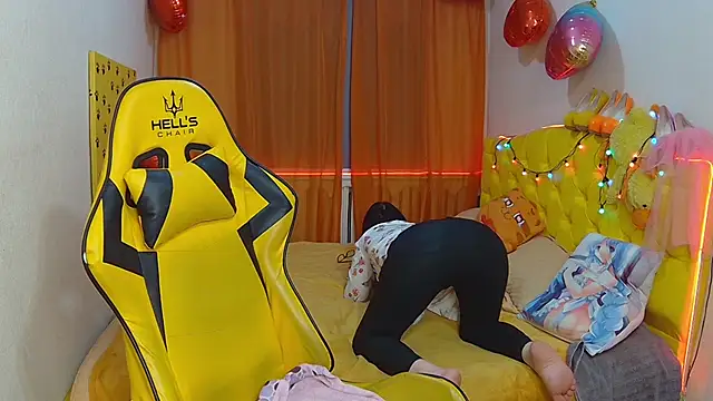 SandraHormas online show from March 16, 2:00 pm