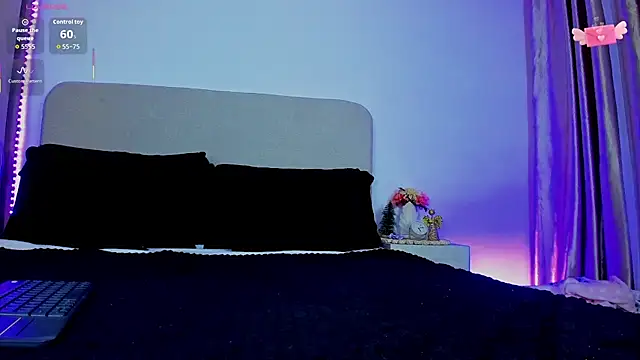 Snapshot of VIDEO_SALE_4_YOU chatting on November 19, 11:49 pm VIDEO SALE 4 YOU online show from November 19, 11:49 pm