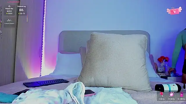 Snapshot of VIDEO_SALE_4_YOU chatting on November 24, 10:20 pm VIDEO SALE 4 YOU online show from November 24, 10:20 pm