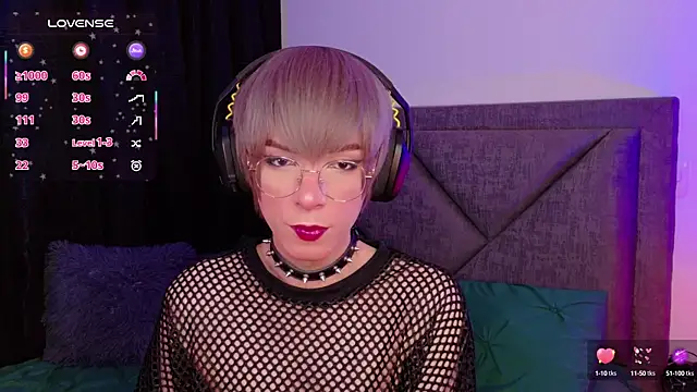 Snapshot of Sammy_Russell chatting on September 10, 7:19 am Sammy Russell online show from September 10, 7:19 am