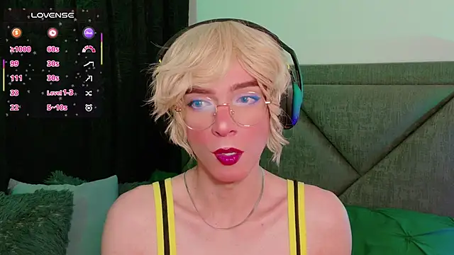 Snapshot of Sammy_Russell chatting on September 17, 8:05 am Sammy Russell online show from September 17, 8:05 am