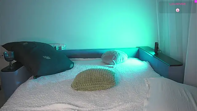 Snapshot of kiramirass chatting on February 9, 3:56 pm kiramirass online show from February 9, 3:56 pm