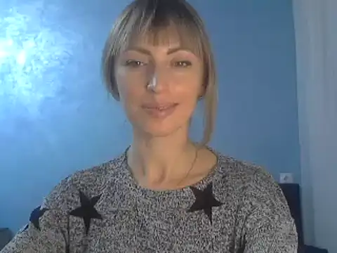 Snapshot of EffectMaya chatting on December 5, 6:11 pm EffectMaya online show from December 5, 6:11 pm