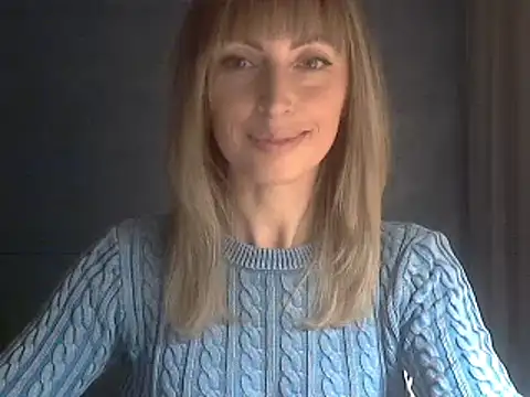 Snapshot of EffectMaya chatting on December 10, 4:17 pm EffectMaya online show from December 10, 4:17 pm