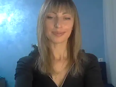 Snapshot of EffectMaya chatting on January 4, 3:17 pm EffectMaya online show from January 4, 3:17 pm