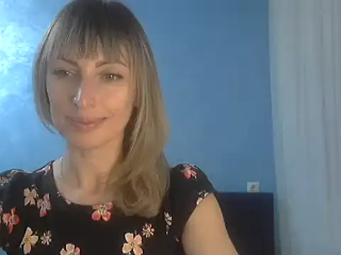 Snapshot of EffectMaya chatting on January 18, 4:42 pm EffectMaya online show from January 18, 4:42 pm