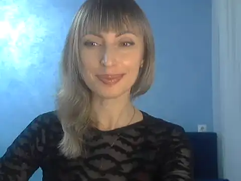 Snapshot of EffectMaya chatting on January 19, 5:28 pm EffectMaya online show from January 19, 5:28 pm