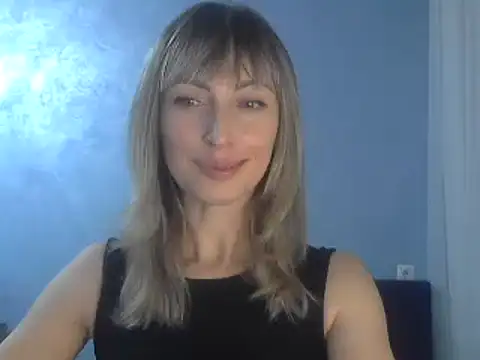 Snapshot of EffectMaya chatting on February 3, 6:49 pm EffectMaya online show from February 3, 6:49 pm