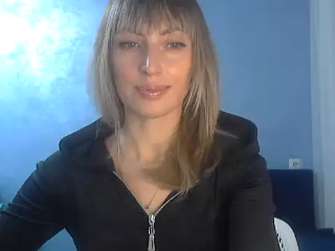 Snapshot of EffectMaya chatting on February 5, 4:58 pm EffectMaya online show from February 5, 4:58 pm