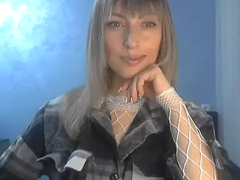 Snapshot of EffectMaya chatting on February 8, 3:10 pm EffectMaya online show from February 8, 3:10 pm