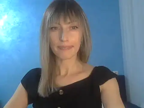 Snapshot of EffectMaya chatting on February 10, 1:55 pm EffectMaya online show from February 10, 1:55 pm