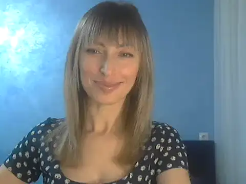 Snapshot of EffectMaya chatting on February 12, 2:54 pm EffectMaya online show from February 12, 2:54 pm