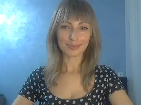 Snapshot of EffectMaya chatting on February 14, 6:08 pm EffectMaya online show from February 14, 6:08 pm