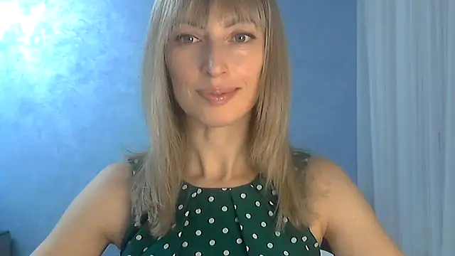 Snapshot of EffectMaya chatting on March 9, 4:22 pm EffectMaya online show from March 9, 4:22 pm