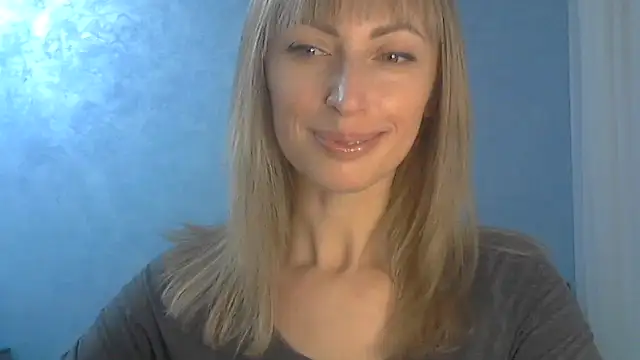 Snapshot of EffectMaya chatting on March 17, 6:21 pm EffectMaya online show from March 17, 6:21 pm