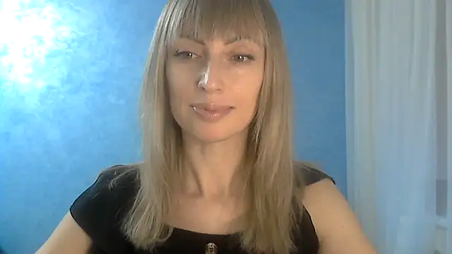 Snapshot of EffectMaya chatting on March 19, 2:24 pm EffectMaya online show from March 19, 2:24 pm