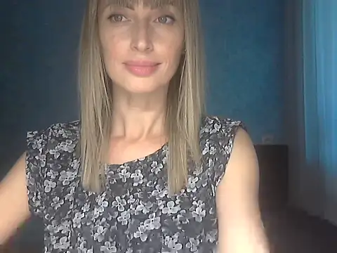 Snapshot of EffectMaya chatting on September 10, 2:50 pm EffectMaya online show from September 10, 2:50 pm