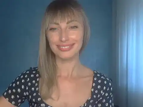 Snapshot of EffectMaya chatting on September 13, 12:38 pm EffectMaya online show from September 13, 12:38 pm