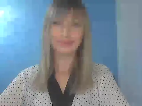 Snapshot of EffectMaya chatting on September 16, 2:51 pm EffectMaya online show from September 16, 2:51 pm