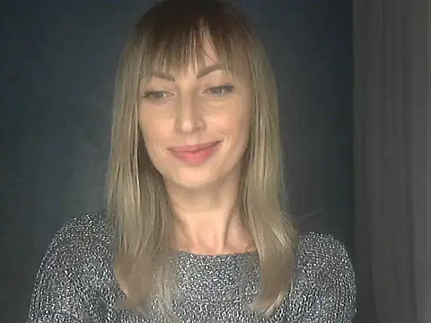 Snapshot of EffectMaya chatting on October 7, 5:43 pm EffectMaya online show from October 7, 5:43 pm