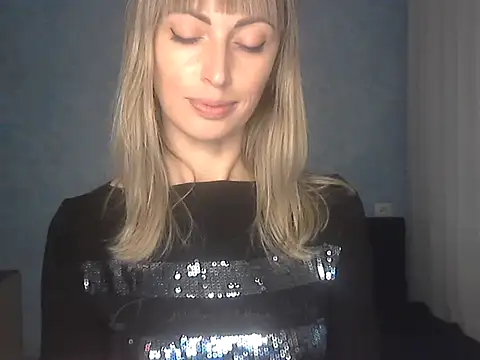 Snapshot of EffectMaya chatting on October 18, 12:17 pm EffectMaya online show from October 18, 12:17 pm