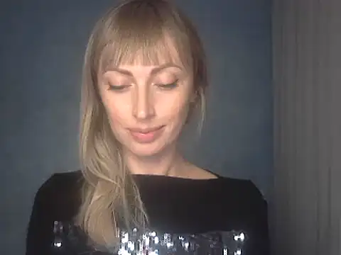 Snapshot of EffectMaya chatting on October 20, 4:51 pm EffectMaya online show from October 20, 4:51 pm