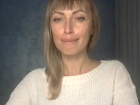 Snapshot of EffectMaya chatting on October 21, 3:57 pm EffectMaya online show from October 21, 3:57 pm