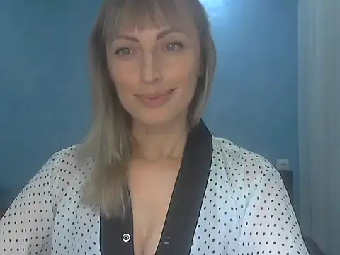 Snapshot of EffectMaya chatting on October 24, 4:58 pm EffectMaya online show from October 24, 4:58 pm