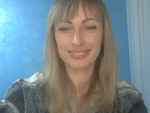 Snapshot of EffectMaya chatting on November 2, 5:48 pm EffectMaya online show from November 2, 5:48 pm