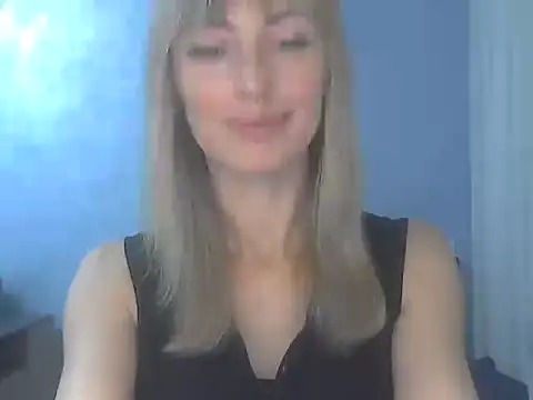 Snapshot of EffectMaya chatting on November 7, 3:23 pm EffectMaya online show from November 7, 3:23 pm