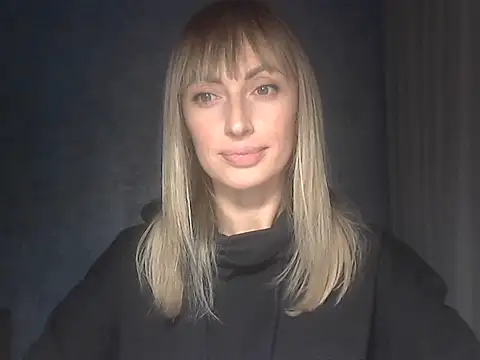 Snapshot of EffectMaya chatting on November 11, 5:57 pm EffectMaya online show from November 11, 5:57 pm