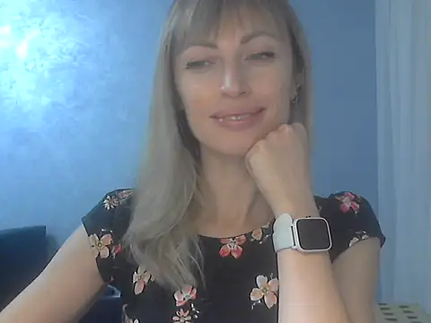 Snapshot of EffectMaya chatting on November 24, 4:18 pm EffectMaya online show from November 24, 4:18 pm