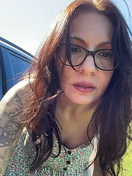 BeautifulMesss online show from September 28, 4:12 pm