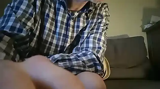 Snapshot of Zed0l1Mod chatting on December 16, 7:48 am Zed0l1Mod online show from December 16, 7:48 am