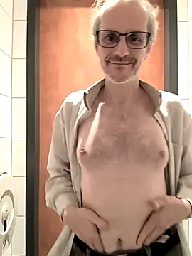 Snapshot of Zed0l1Mod chatting on February 18, 5:10 pm Zed0l1Mod online show from February 18, 5:10 pm