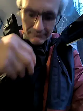 Snapshot of Zed0l1Mod chatting on February 25, 4:21 pm Zed0l1Mod online show from February 25, 4:21 pm