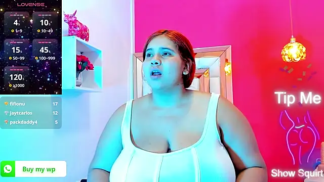 Snapshot of Alanna_hot3 chatting on February 4, 1:56 am Alanna hot3 online show from February 4, 1:56 am