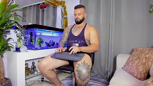 Snapshot of Johnnygrayson1 chatting on December 20, 12:08 am Johnnygrayson1 online show from December 20, 12:08 am