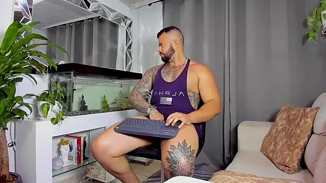 Snapshot of Johnnygrayson1 chatting on January 17, 10:56 pm Johnnygrayson1 online show from January 17, 10:56 pm