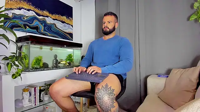 Snapshot of Johnnygrayson1 chatting on February 10, 11:02 pm Johnnygrayson1 online show from February 10, 11:02 pm