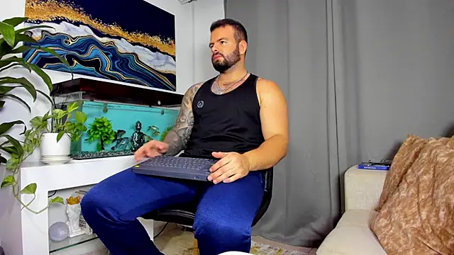 Snapshot of Johnnygrayson1 chatting on February 19, 11:04 pm Johnnygrayson1 online show from February 19, 11:04 pm