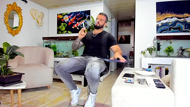 Snapshot of Johnnygrayson1 chatting on March 8, 9:29 pm Johnnygrayson1 online show from March 8, 9:29 pm