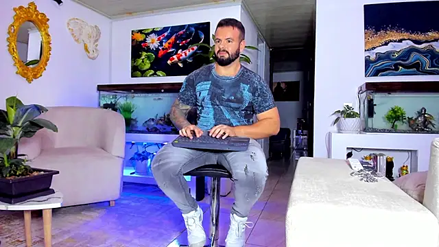 Snapshot of Johnnygrayson1 chatting on March 9, 4:05 am Johnnygrayson1 online show from March 9, 4:05 am