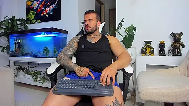 Snapshot of Johnnygrayson1 chatting on September 28, 1:11 am Johnnygrayson1 online show from September 28, 1:11 am