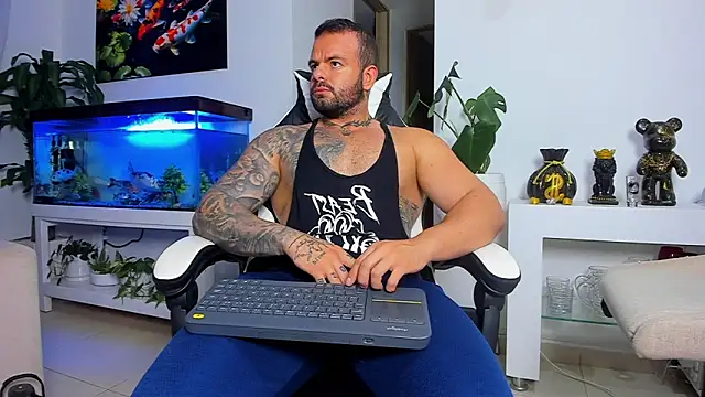 Snapshot of Johnnygrayson1 chatting on September 29, 11:20 pm Johnnygrayson1 online show from September 29, 11:20 pm