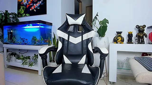 Snapshot of Johnnygrayson1 chatting on October 1, 1:55 am Johnnygrayson1 online show from October 1, 1:55 am