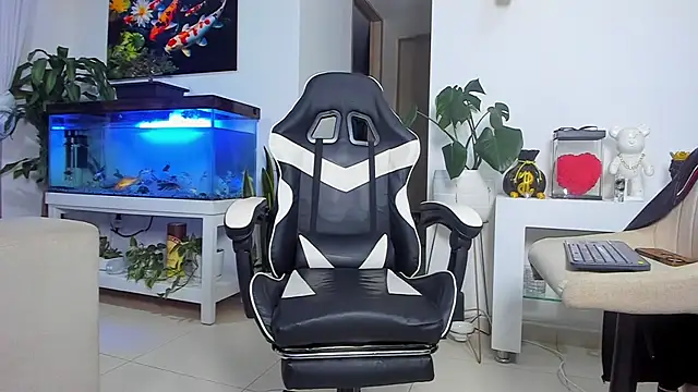 Snapshot of Johnnygrayson1 chatting on October 13, 1:38 am Johnnygrayson1 online show from October 13, 1:38 am